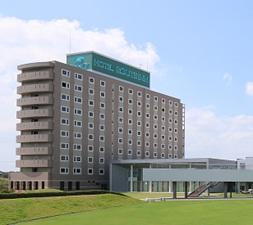 地上10階建てのホテルルートイン小野の外観の写真