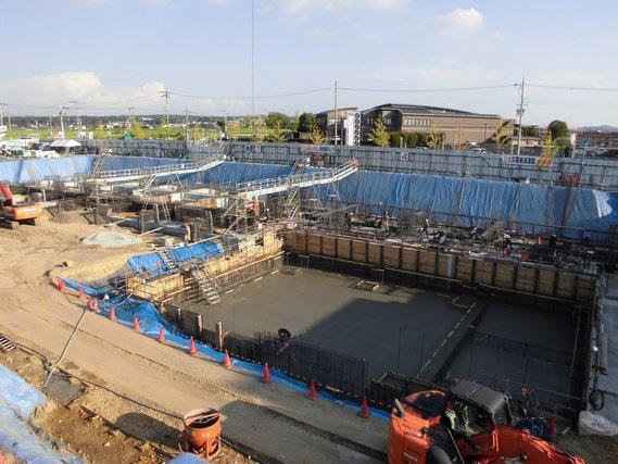 現場で撮影された新庁舎の基礎工事の様子の写真