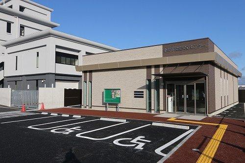 新設された小野市安全安心センターの建物外観の写真
