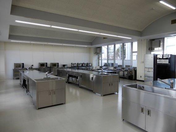 コミュニティセンターおの内の調理室の内装写真
