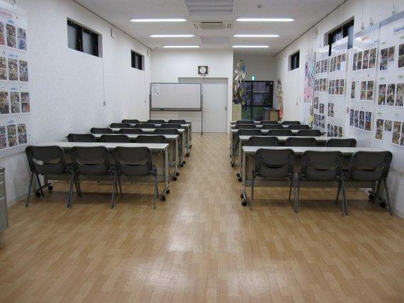 コミュニティセンターおの分館内の多目的室の内装写真