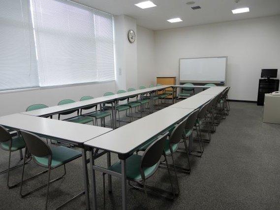 コミュニティセンターおの内の106会議室の内装写真