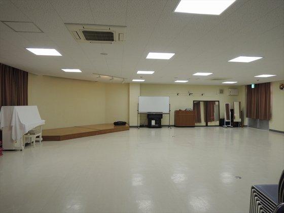 市民研修センター内の視聴覚研修室の内装写真