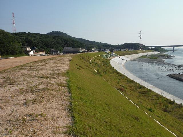 広島・室山地区築堤が完成した加古川の写真