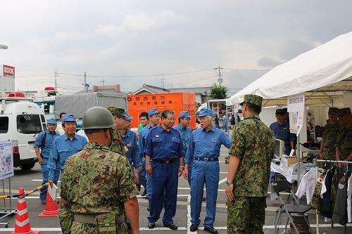 消防員・警察・自衛隊が参加した北播磨・東播磨の合同防災訓練の様子の写真