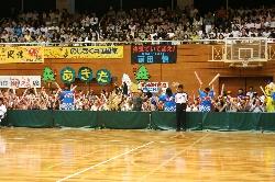小野市総合体育館アルゴで開催された国体で満員の観客席の写真