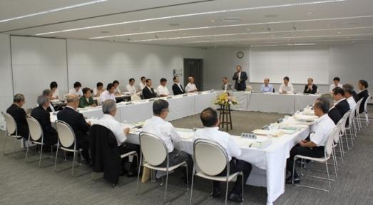うるおい交流館エクラで開催された兵庫県市長会総会で市長が発言している写真