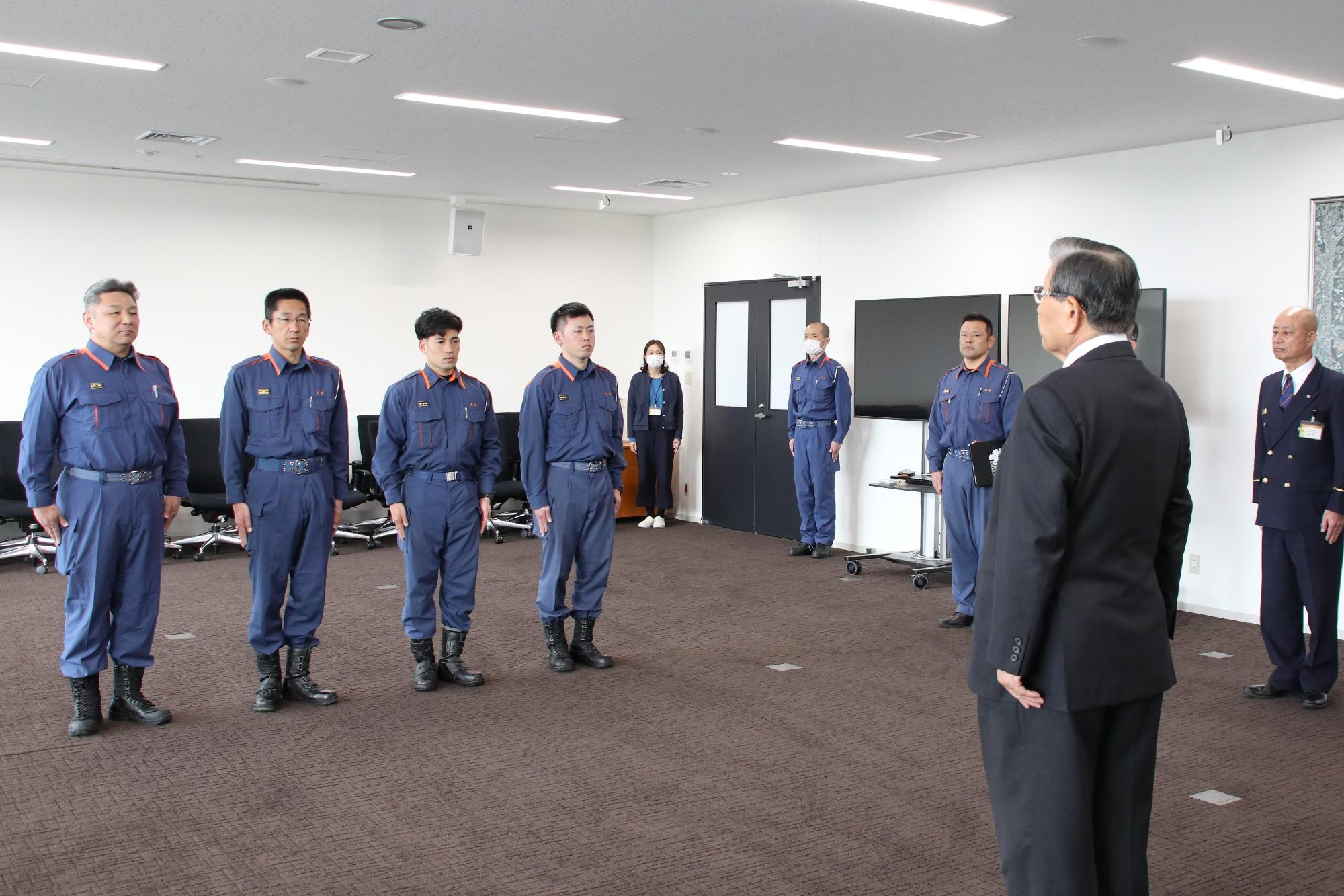 緊急消防援助隊出発式の写真
