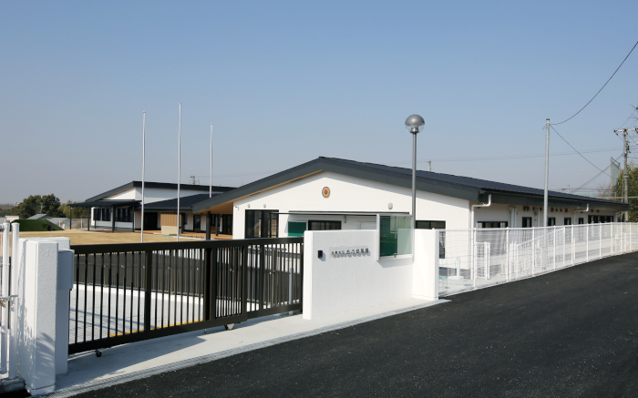 おの幼稚園玄関周辺