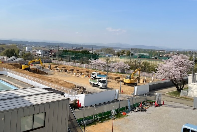 地盤改良が終わり、基礎工事に着手しています。