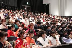 成人式開会時の座席の様子