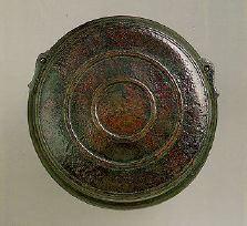銅製で円形の浄土寺鉦鼓の写真