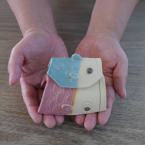 陶器の鯉のぼり手のひらサイズ