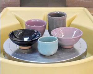 ろくろで作った陶芸作品カップお茶碗