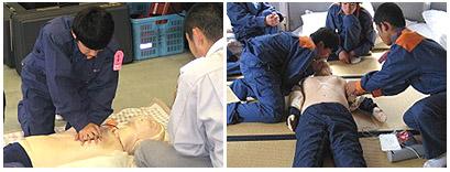 救命士講習会で人形の胸に手を当てて蘇生訓練をしている人たちの写真（左側）、救命士講習会で口に手を当てて蘇生訓練をしている人たちの写真（右側）